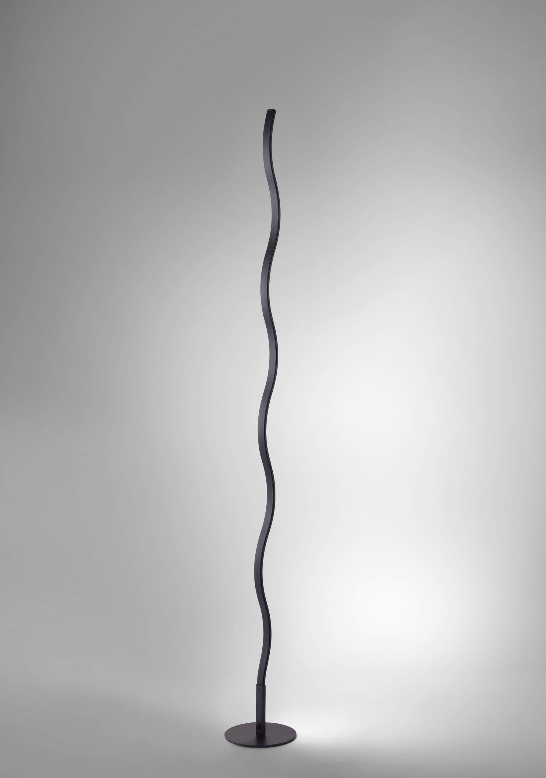 Lampen JUST LIGHT JUST LIGHT WAVE LED Stehlampe | Modernes Wellen-Design | Warmweiß 3000K | Integriertes LED-Board | 180cm Höhe | 3 Jahre Garantie