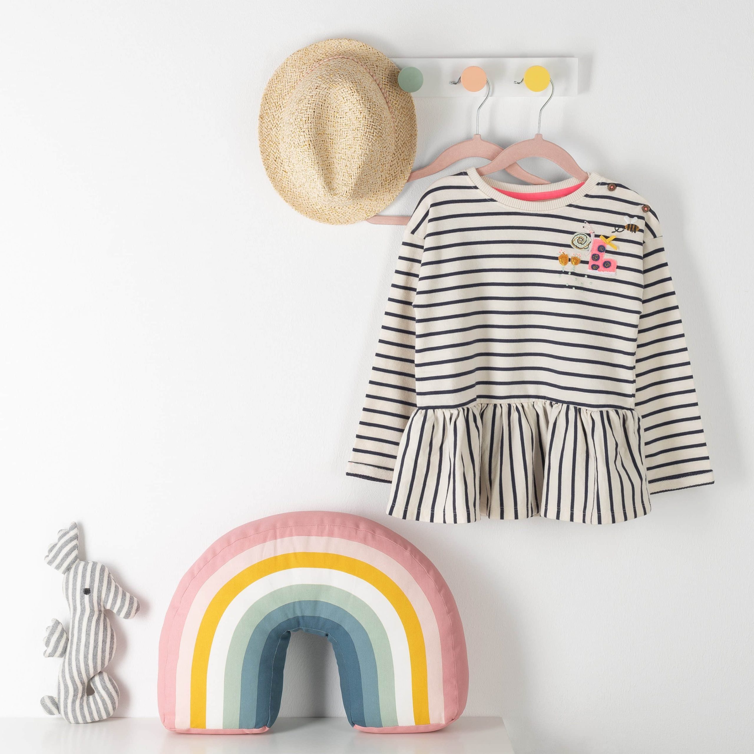 Laleni Kinderkleiderbügel mit Samtbezug – rutschfeste Babybügel (30-tlg), 360° drehbar, platzsparend – Ideal für Kleiderschrank-Organisation Puderrosa Aufbewahrung Laleni