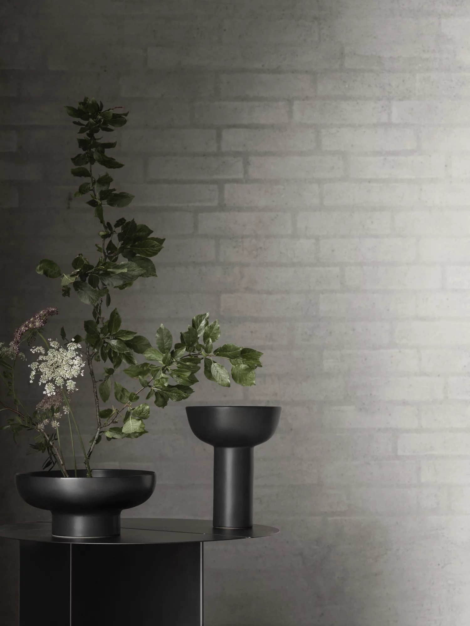 blomus MIYABI Ikebana Vase Collection by Kazushige Miyake - Premium Stoneware Flower Vases in Multiple Colors & Sizes (Tall 21cm & Low 10cm) - Japanese Inspired Floral Arrangement Art Piece Black Dekoration