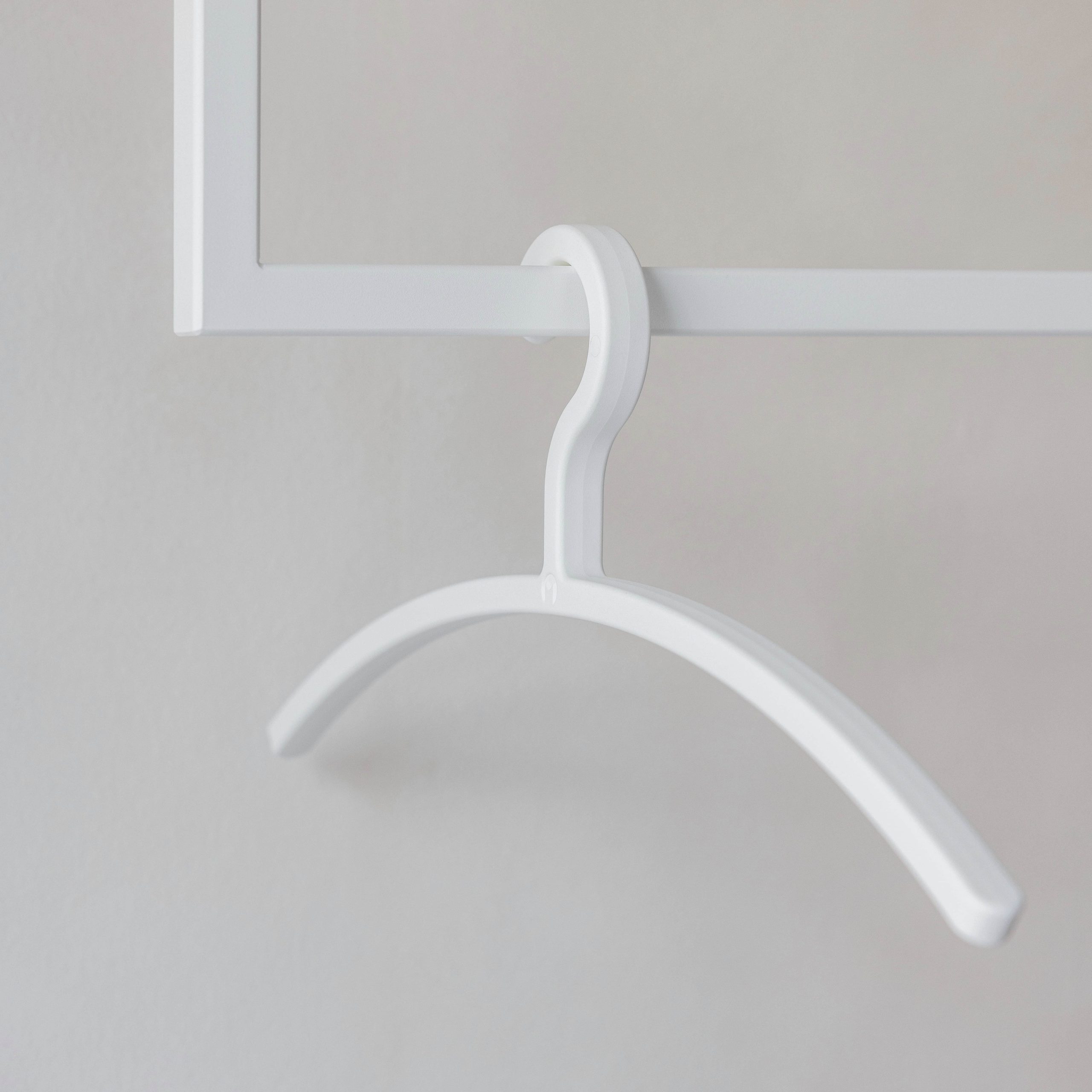 Metallbude Kleiderbügel FAY (3er Set) – Premium Kunststoff-Garderobenhaken, rutschfest & platzsparend für Jacken, Hemden & Mäntel Weiß Metallbude Aufbewahrung