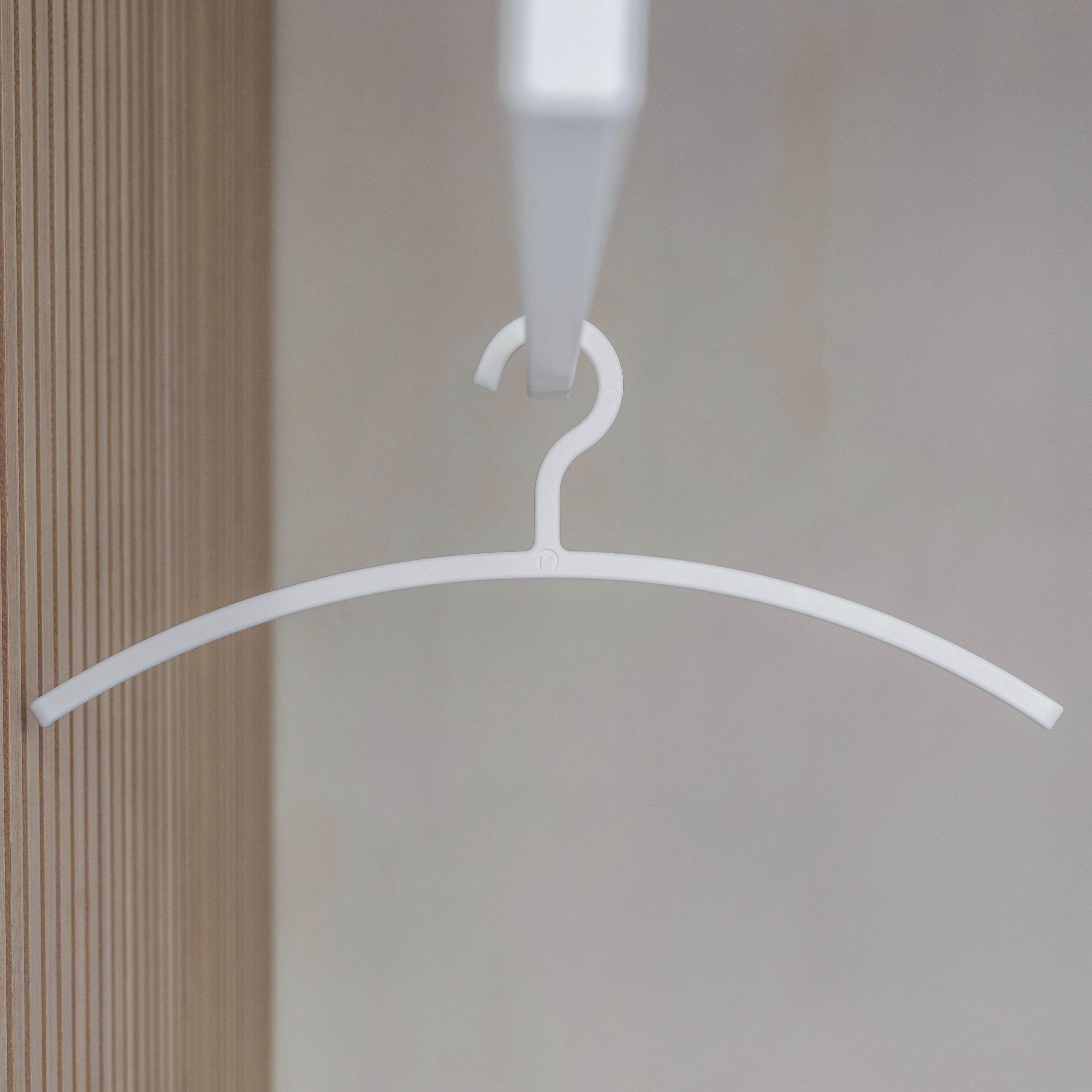Metallbude Kleiderbügel FAY (3er Set) – Premium Kunststoff-Garderobenhaken, rutschfest & platzsparend für Jacken, Hemden & Mäntel Weiß Metallbude Aufbewahrung