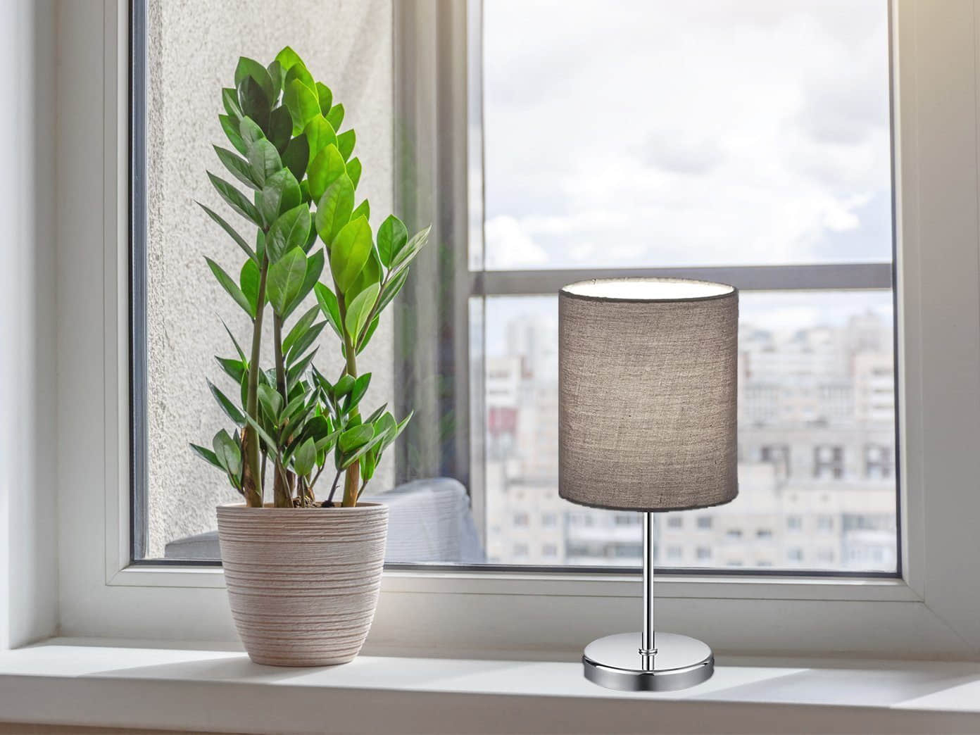 Reality Leuchten Lampen Reality Leuchten LED Nachttischlampe dimmbar - Designklassiker mit Stoffschirm, wechselbarer LED (Warmweiß), perfekt für Schlafzimmer & Wohnbereich Silber Chr