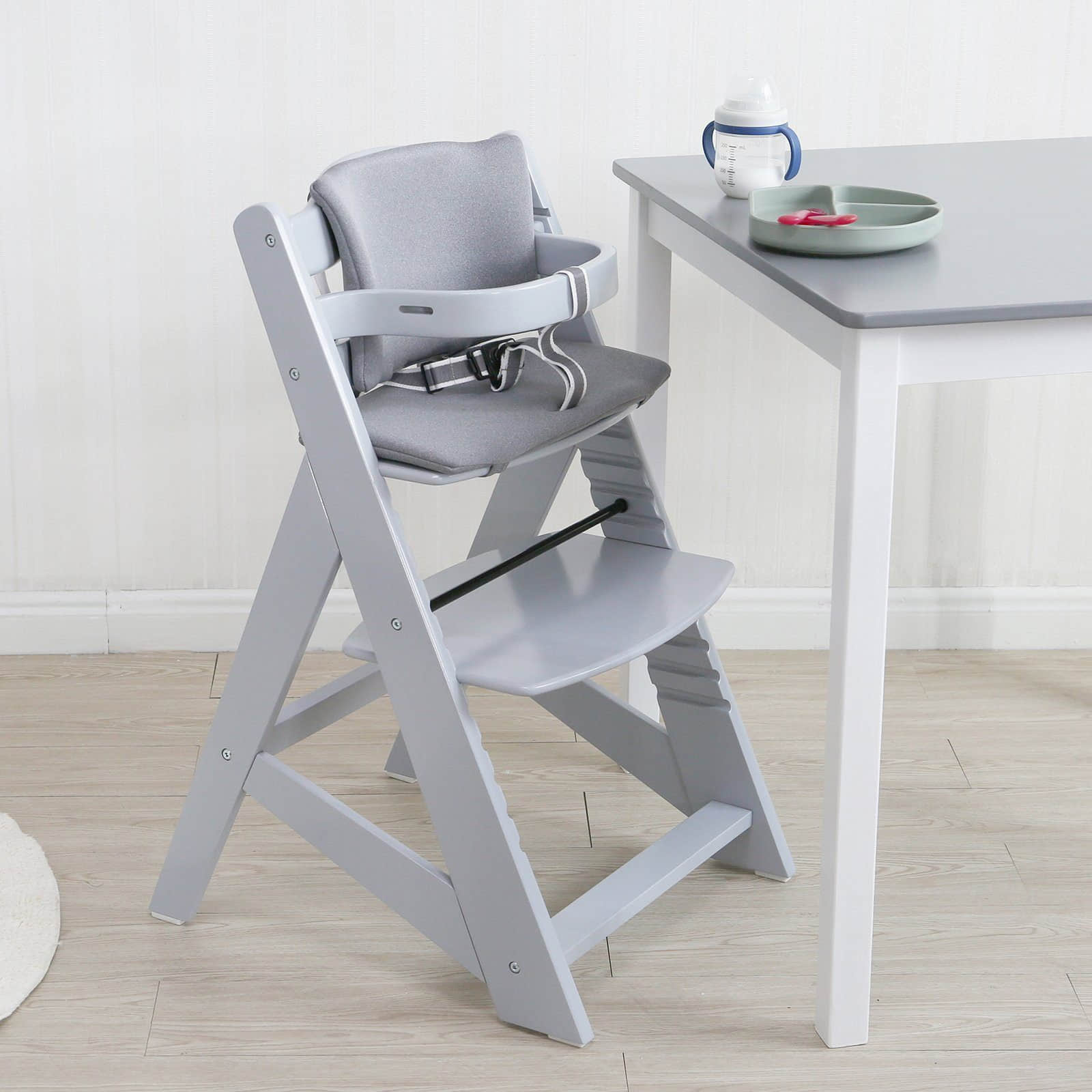 TIGGO TIGGO Treppenhochstuhl: Mitwachsender Baby- & Kinderhochstuhl aus Massivholz mit XL-Essplatte, Sicherheitsgurt & verstellbarer Höhe (Grau) - Ideal 6 Monate bis 10 Jahre Grau Kinderzimmer