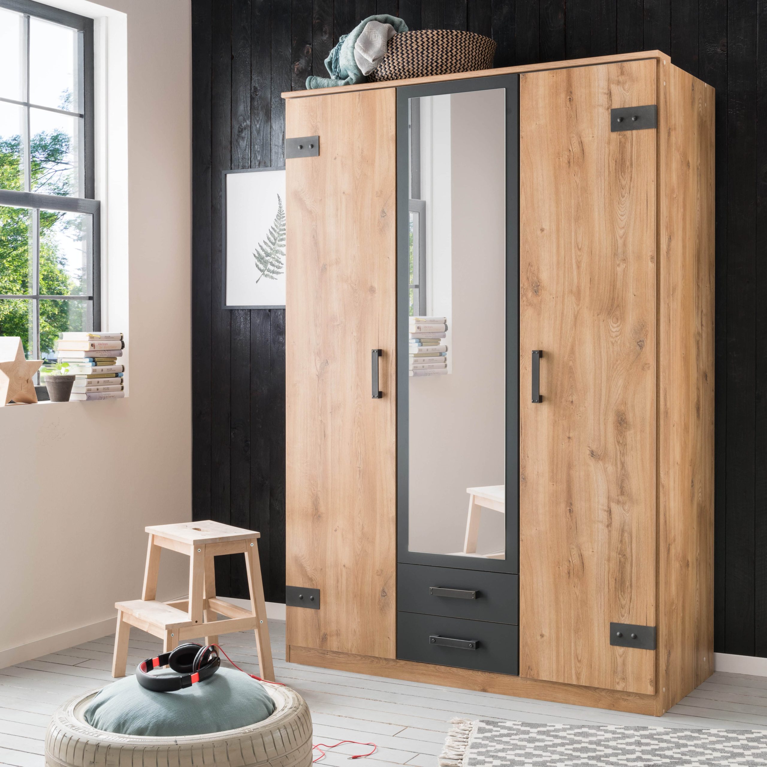 Wimex Kleiderschrank »Cork« Industrial Design – Wahlweise 135cm oder 180cm breit mit Spiegel | Hochwertige Plankeneiche-Optik & Graphit-Akzente Wimex Schränke