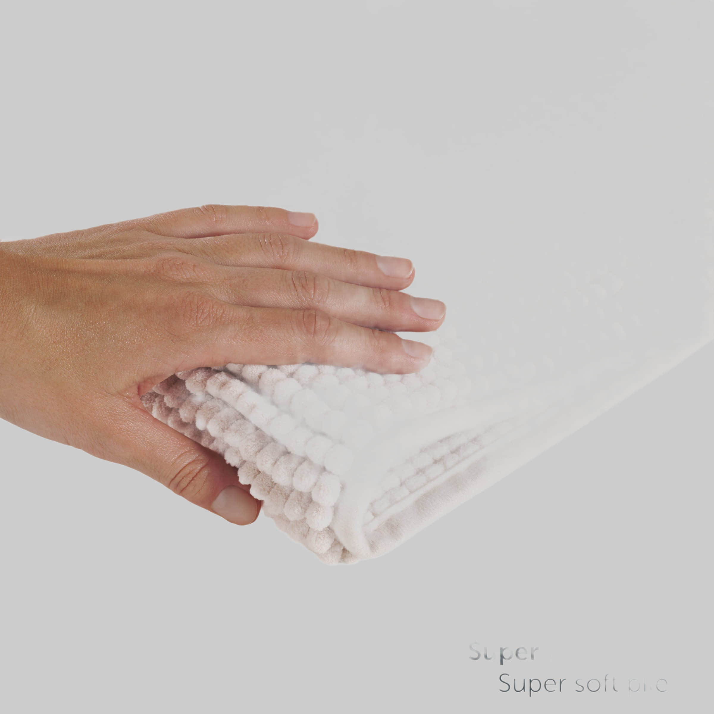 Blumtal Premium Chenille Badematte – Extra weicher Badezimmerteppich (50x80/60x90/70x120cm) mit rutschfester Unterseite, 100% Polyester, maschinenwaschbar bei 40°C Hellbraun Badematten Blumtal