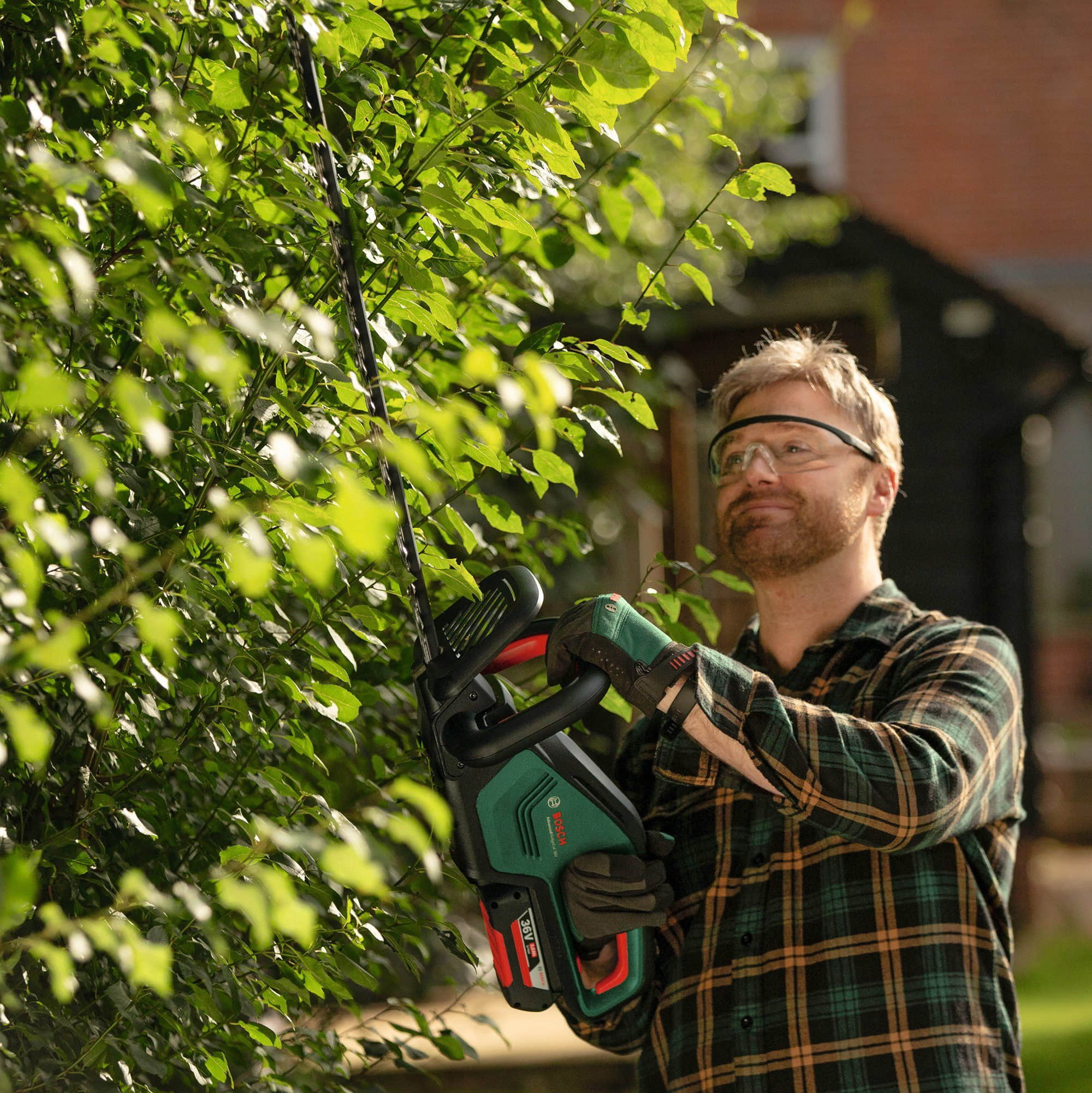 Garten & Balkon Bosch Home \u0026 Garden Bosch AdvancedHedgeCut 36V-65-28 Cordless Hedge Trimmer | 65cm Blade | 3,400 SPM | With 36V/2.0Ah Battery & Charger | POWER FOR ALL System