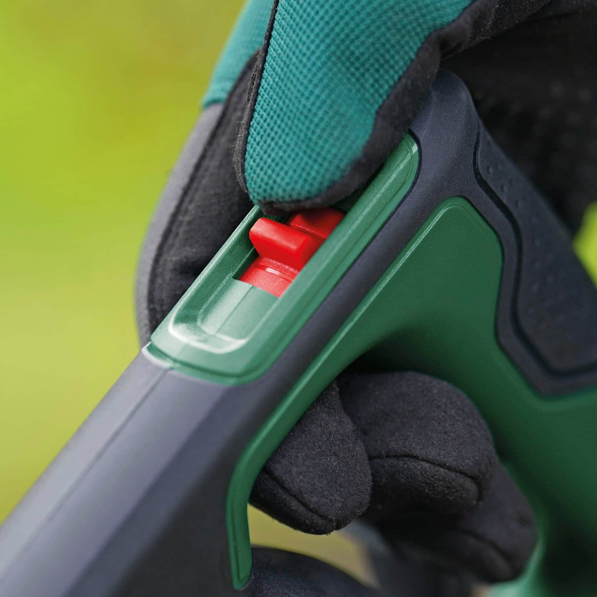 Bosch UniversalLeafBlower 18V-130 Cordless Leaf Blower | 245 km/h Airspeed | 2-Speed Control | Lightweight 1.6kg Design | 18V POWER FOR ALL Compatible Garten & Balkon Bosch Home \u0026 Garden