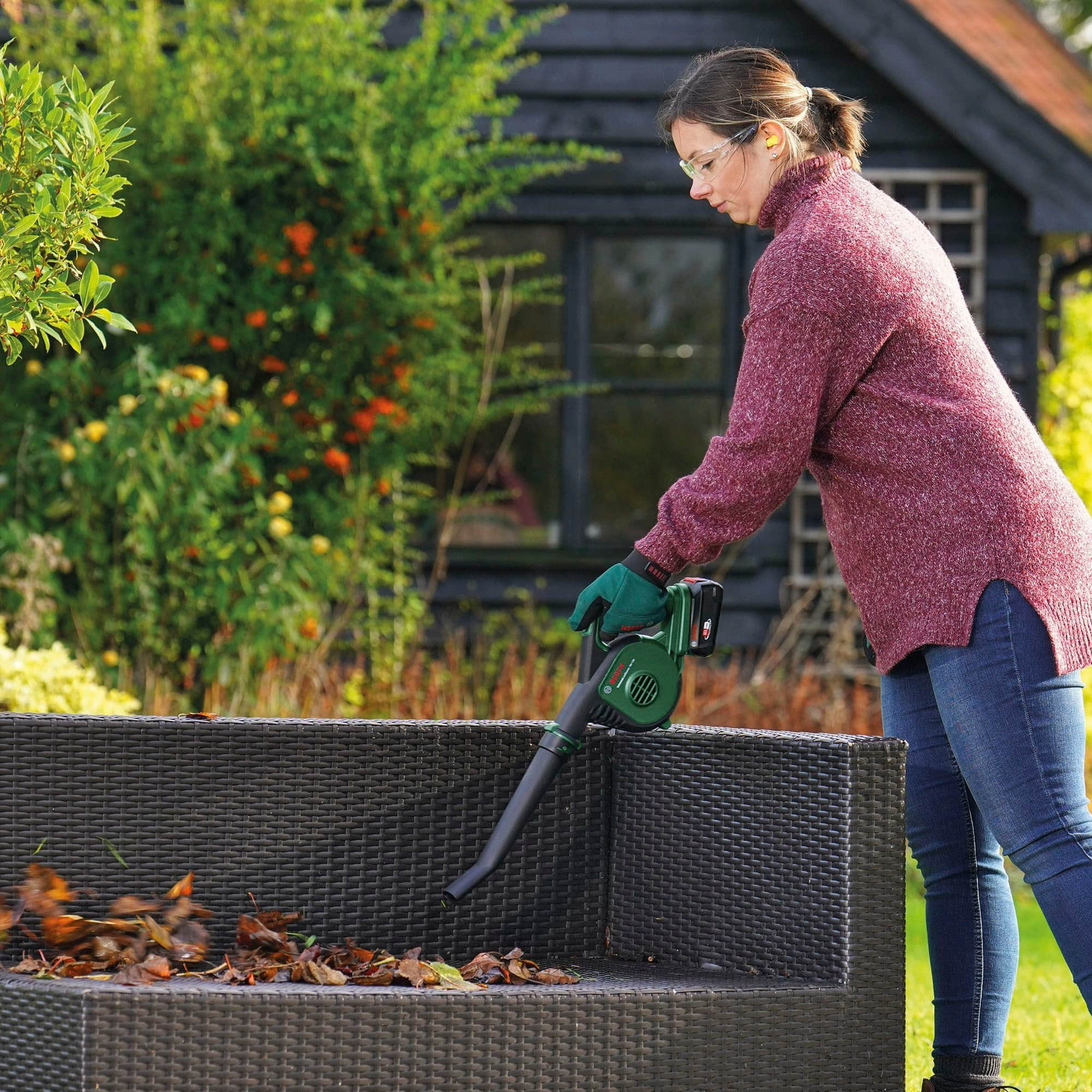 Bosch Home \u0026 Garden Garten & Balkon Bosch UniversalLeafBlower 18V-130 Cordless Leaf Blower | 245 km/h Airspeed | 2-Speed Control | Lightweight 1.6kg Design | 18V POWER FOR ALL Compatible (Battery Not Included)