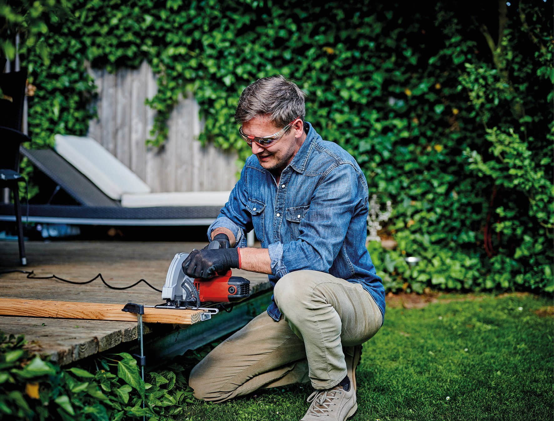 Einhell Werkzeug & Maschinen Einhell TC-CS 1250 1250W Professional Hand Circular Saw with Carbide Blade & Dust Extraction | 55mm Cutting Depth | Tool-Free Adjustments