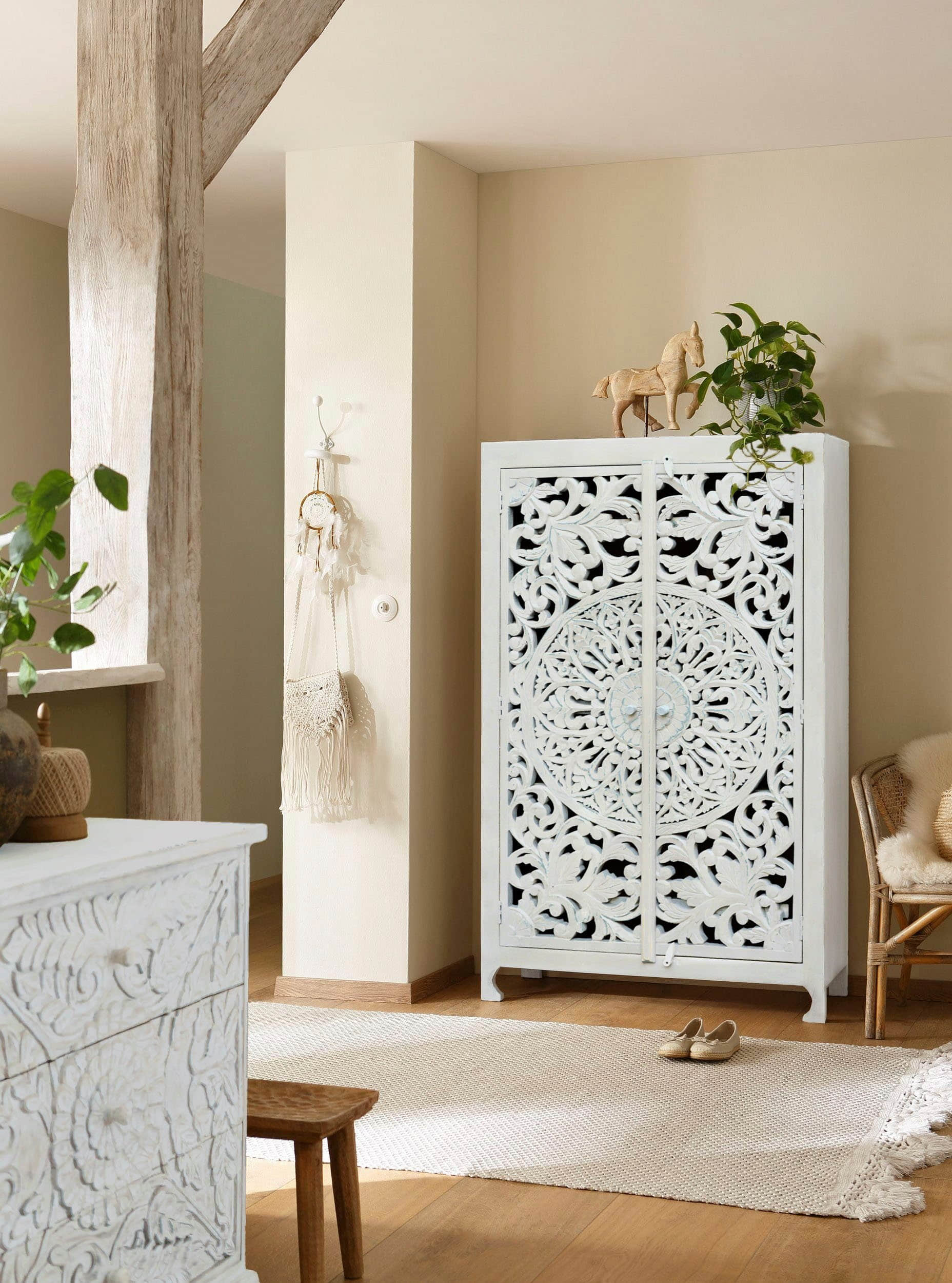 Home affaire 'Kenmare' Solid Mango Wood Storage Cabinet - 100cm Wide with Decorative Carvings & Two Shelves Naturfarben Schränke Home affaire