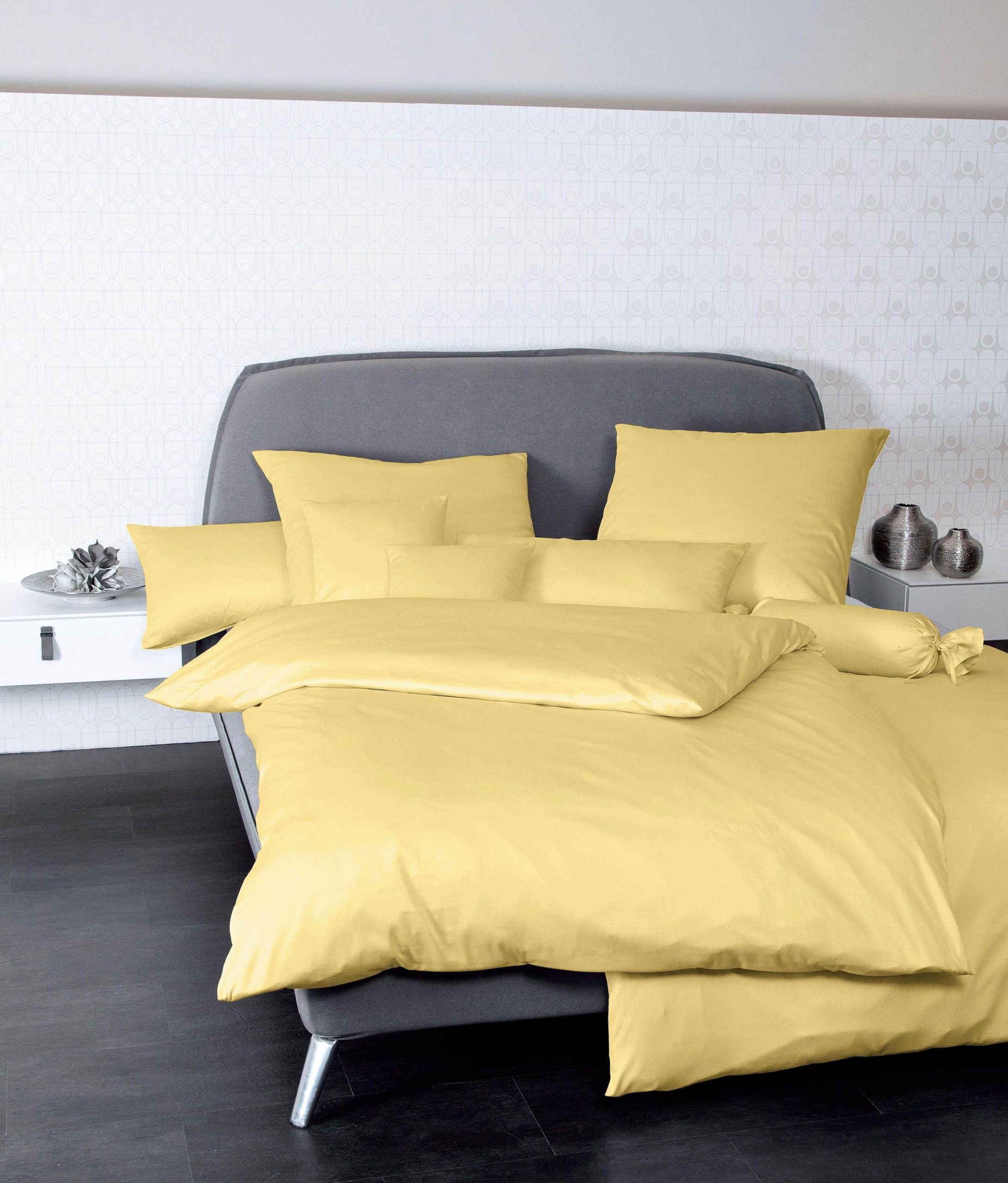 Janine Bettwäsche Janine Mako-Satin Kissenbezug Colors | 100% Baumwolle | Seidig glatt | Mit Reißverschluss | Verschiedene Größen & Farben | Atmungsaktiv & hautfreundlich gelb