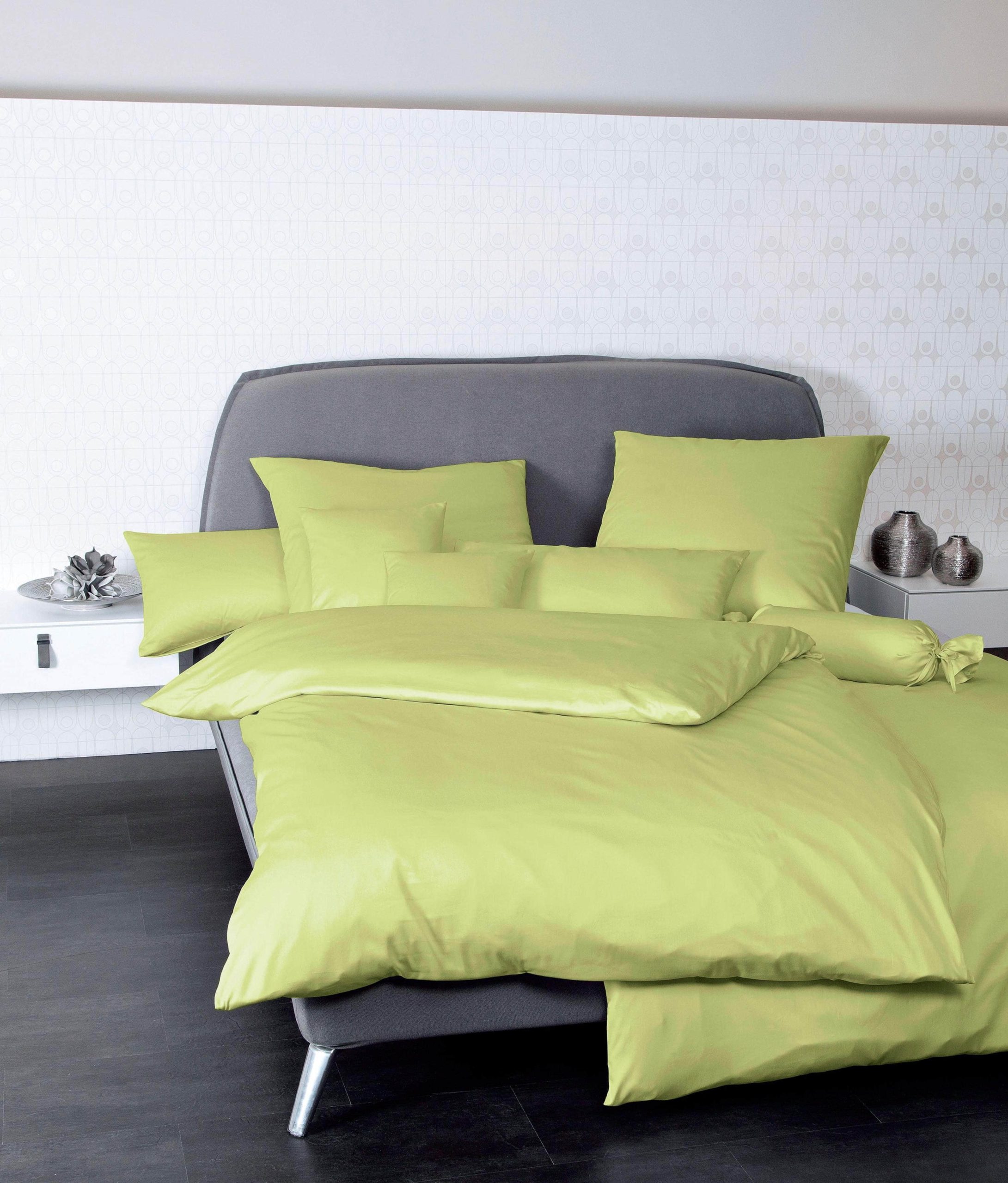 Bettwäsche Janine Janine Mako-Satin Kissenbezug Colors | 100% Baumwolle | Seidig glatt | Mit Reißverschluss | Verschiedene Größen & Farben | Atmungsaktiv & hautfreundlich apfelgrün