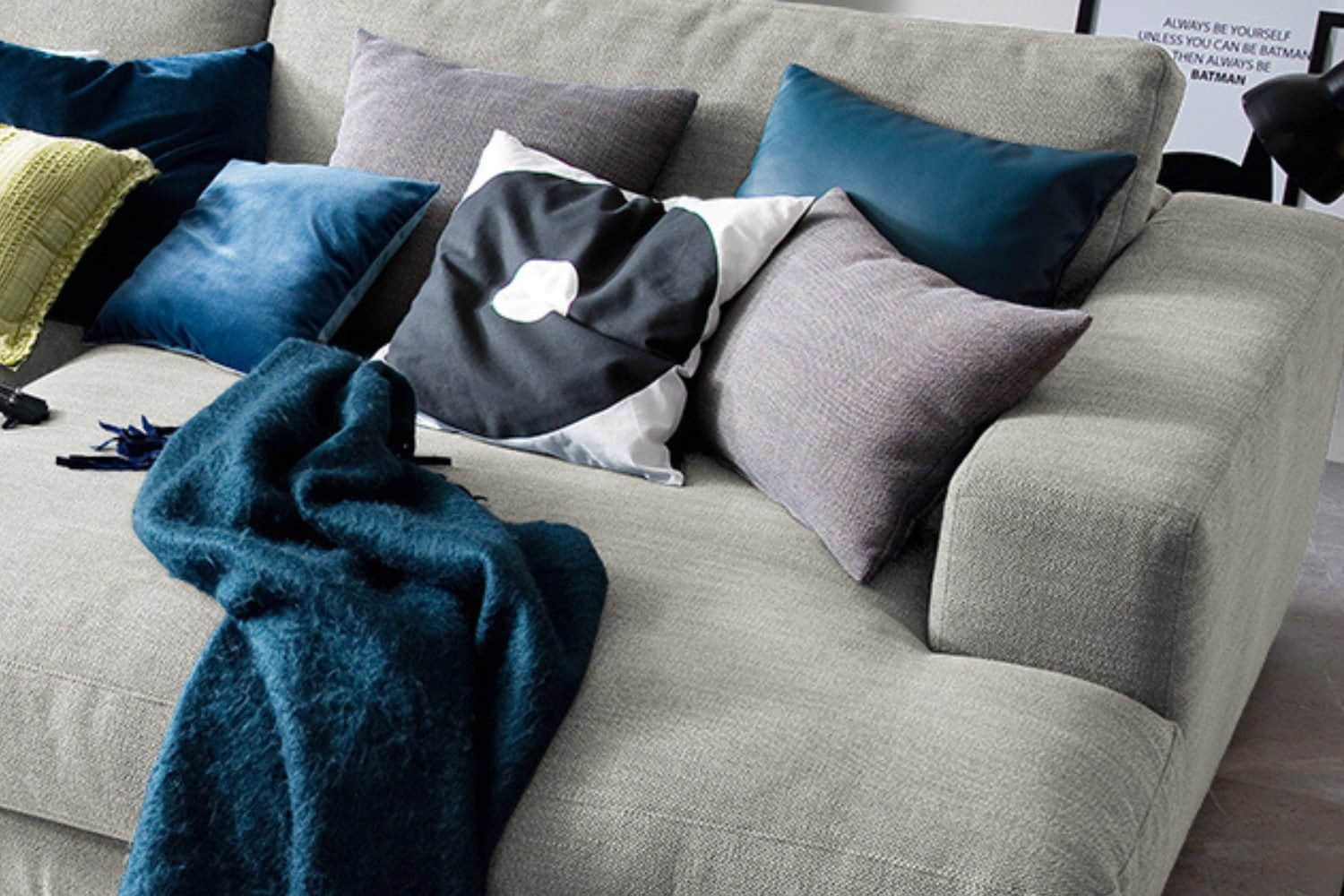 Sofas KAWOLA KAWOLA Big-Sofa MADELINE | XXL Komfortsofa in Cord oder Stoff | 220cm Breite | Relaxfunktion | Für 3-4 Personen silber