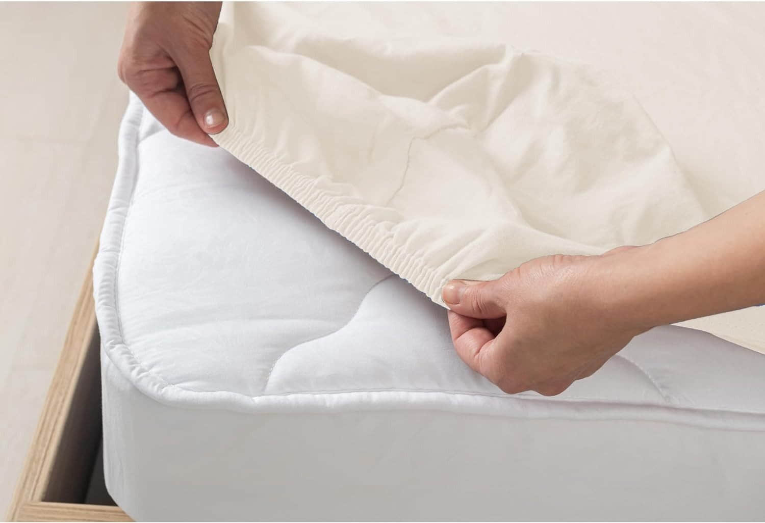 Livessa Spannbettlaken 100% Baumwolle Jersey - Weiches Bettlaken in 90x200, 140x200, 180x200 cm für Matratzen bis 30 cm Höhe - 13 Farben Creme Bettwäsche livessa