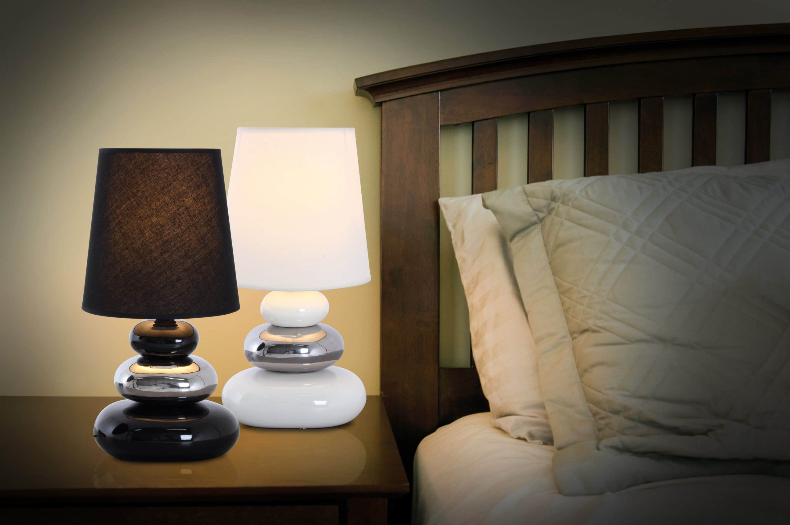 Lampen nu00E4ve NÄVE Stoney Table Lamp - Ceramic Base & Fabric Shade, E14 Socket (Max 40W), 70s-Inspired Design for Living Room & Bedroom Decor weiß/silbe