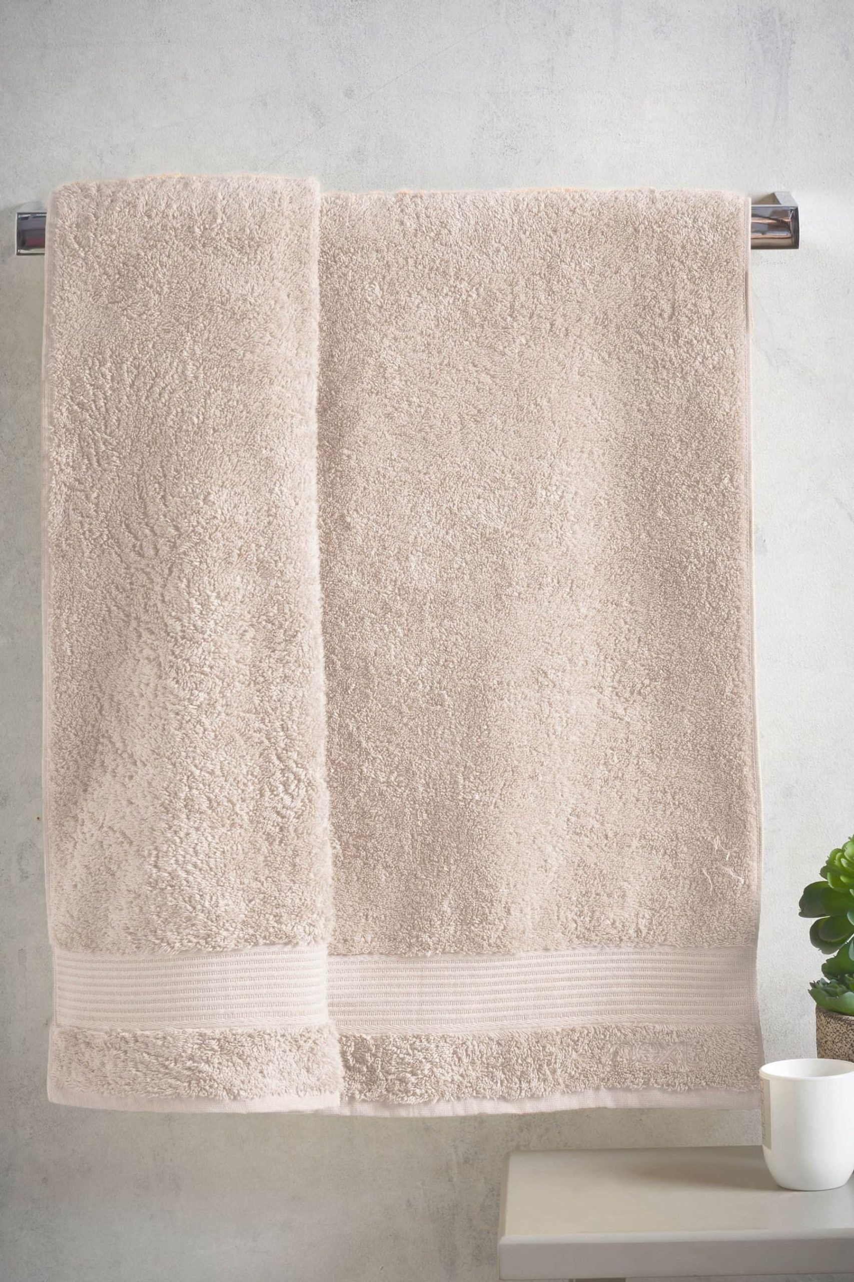 Handtücher Next Next Premium Egyptian Cotton Bath Towel - 600 GSM Ultra Soft Handtuch (1-Piece) | Luxury Spa Quality | OEKO-TEX Certified Light Almo