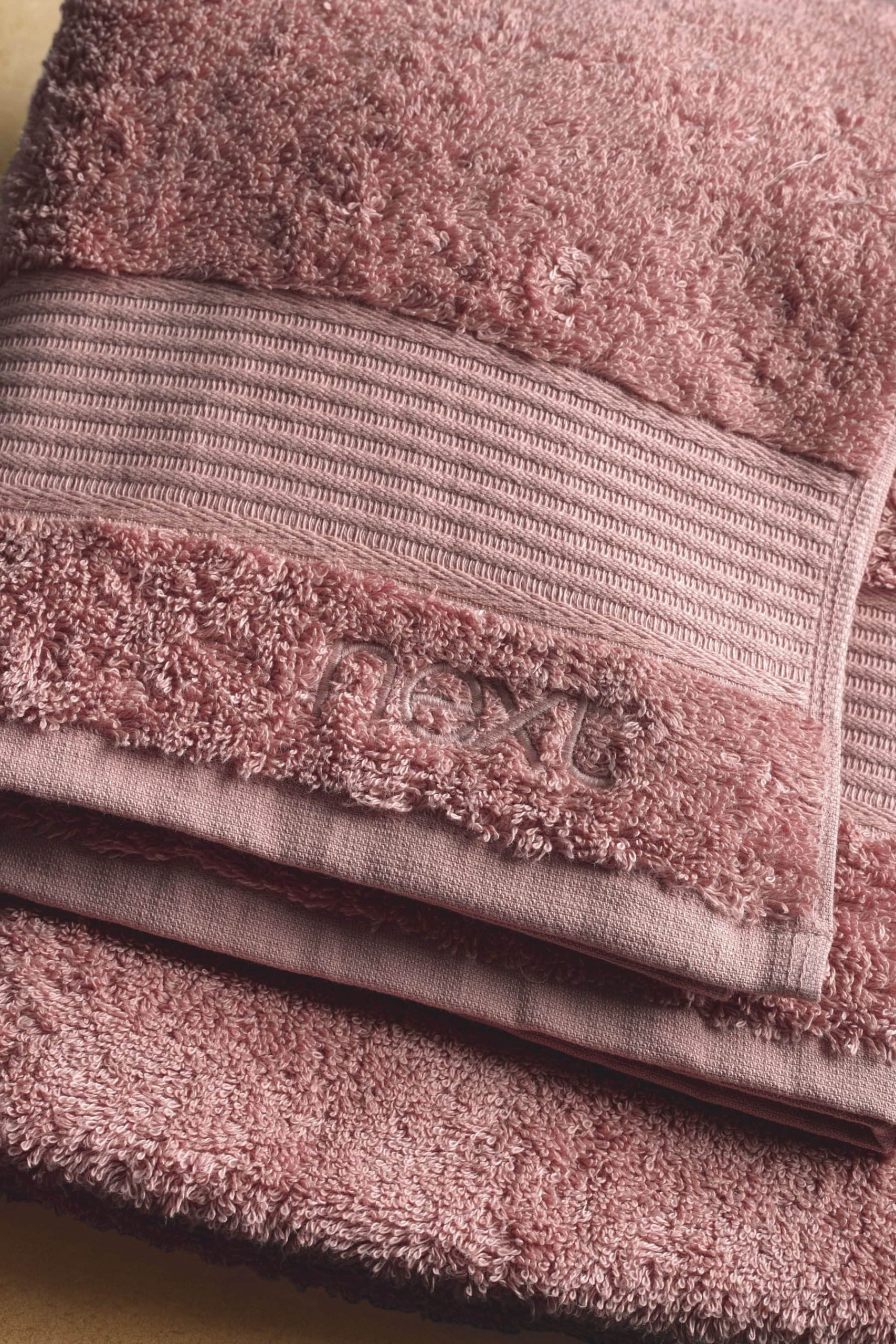 Next Premium Egyptian Cotton Bath Towel - 600 GSM Ultra Soft Handtuch (1-Piece) | Luxury Spa Quality | OEKO-TEX Certified Pink Roman Handtücher Next