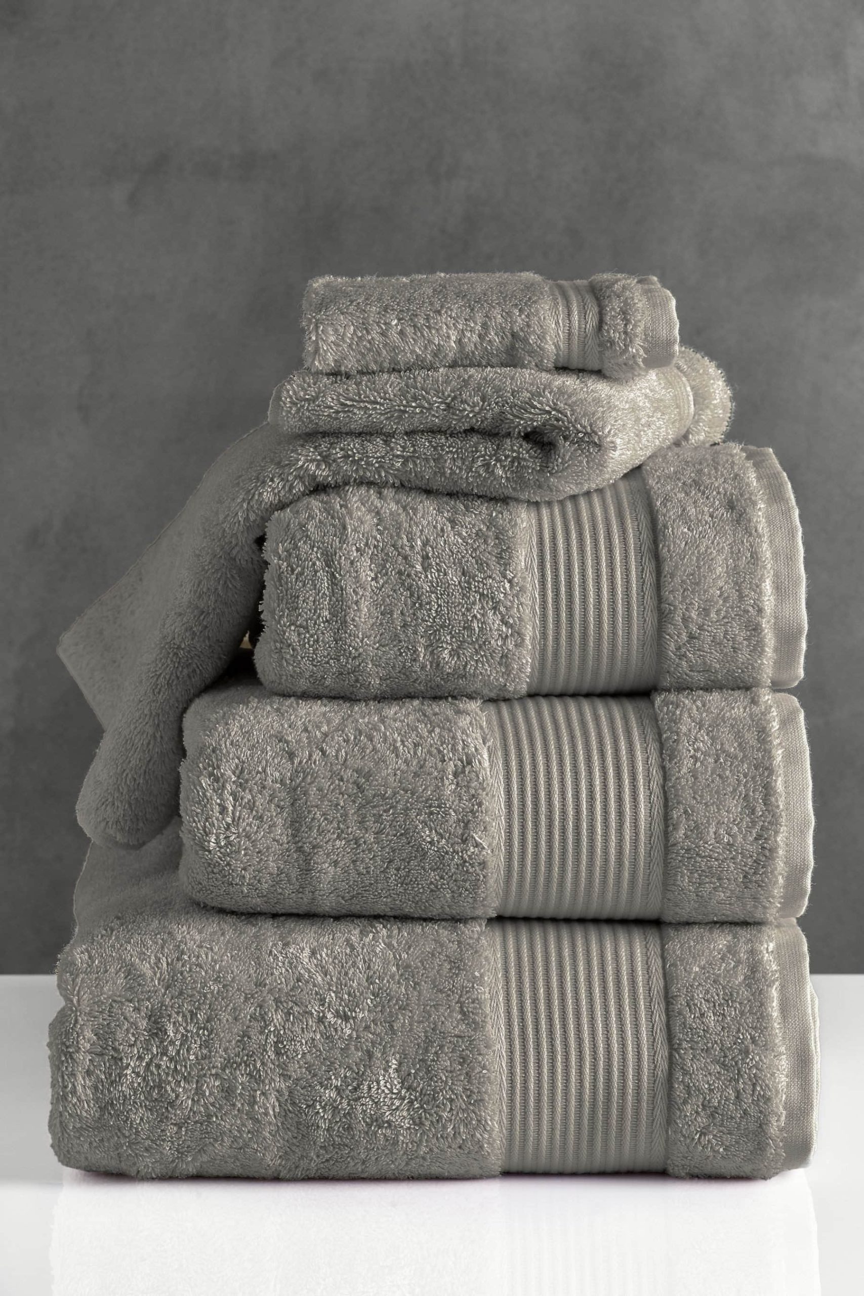 Next Handtücher Next Premium Egyptian Cotton Bath Towel - 600 GSM Ultra Soft Handtuch (1-Piece) | Luxury Spa Quality | OEKO-TEX Certified Slate Grey
