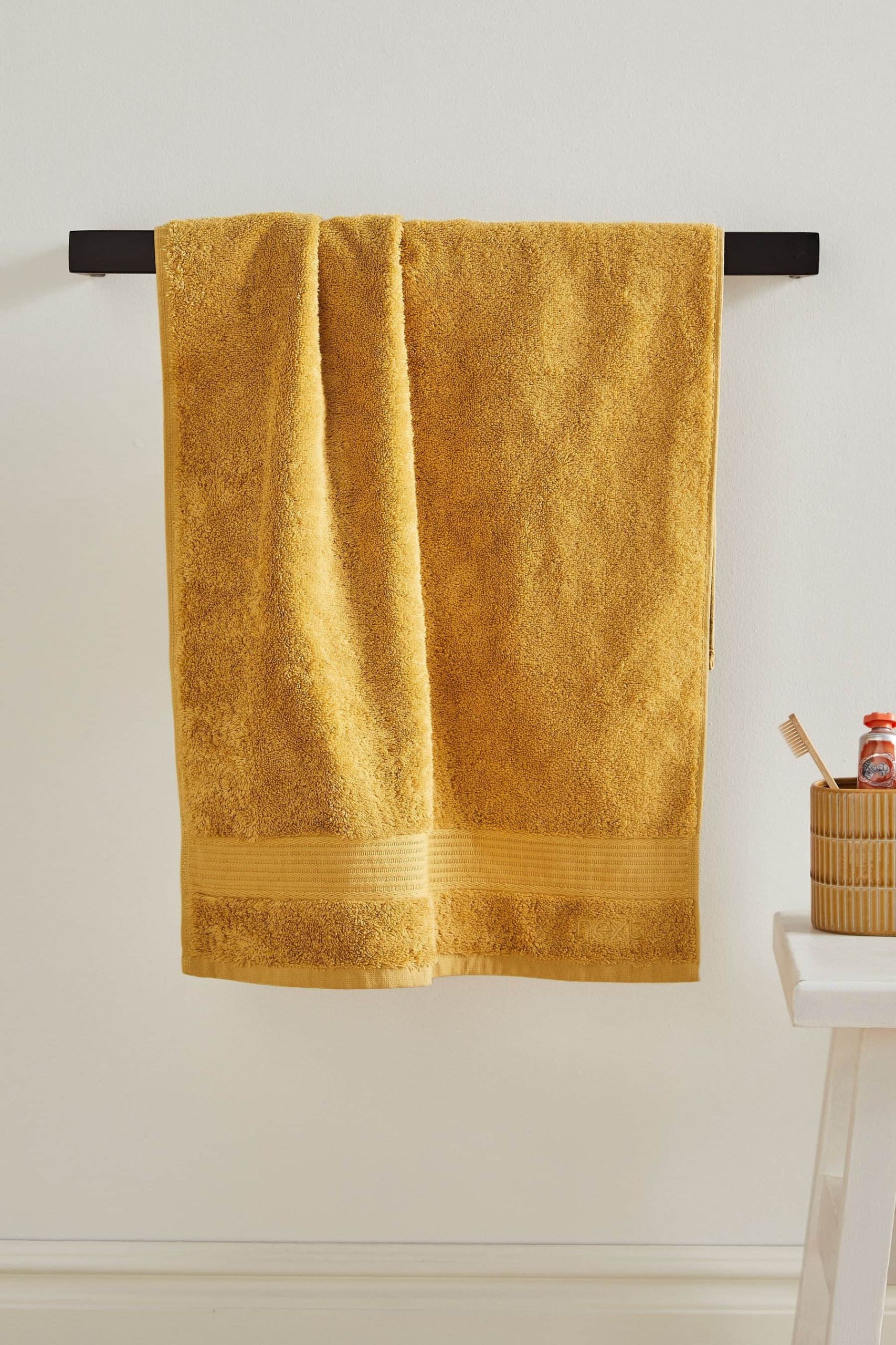 Next Handtücher Next Premium Egyptian Cotton Bath Towel - 600 GSM Ultra Soft Handtuch (1-Piece) | Luxury Spa Quality | OEKO-TEX Certified Yellow Ochre