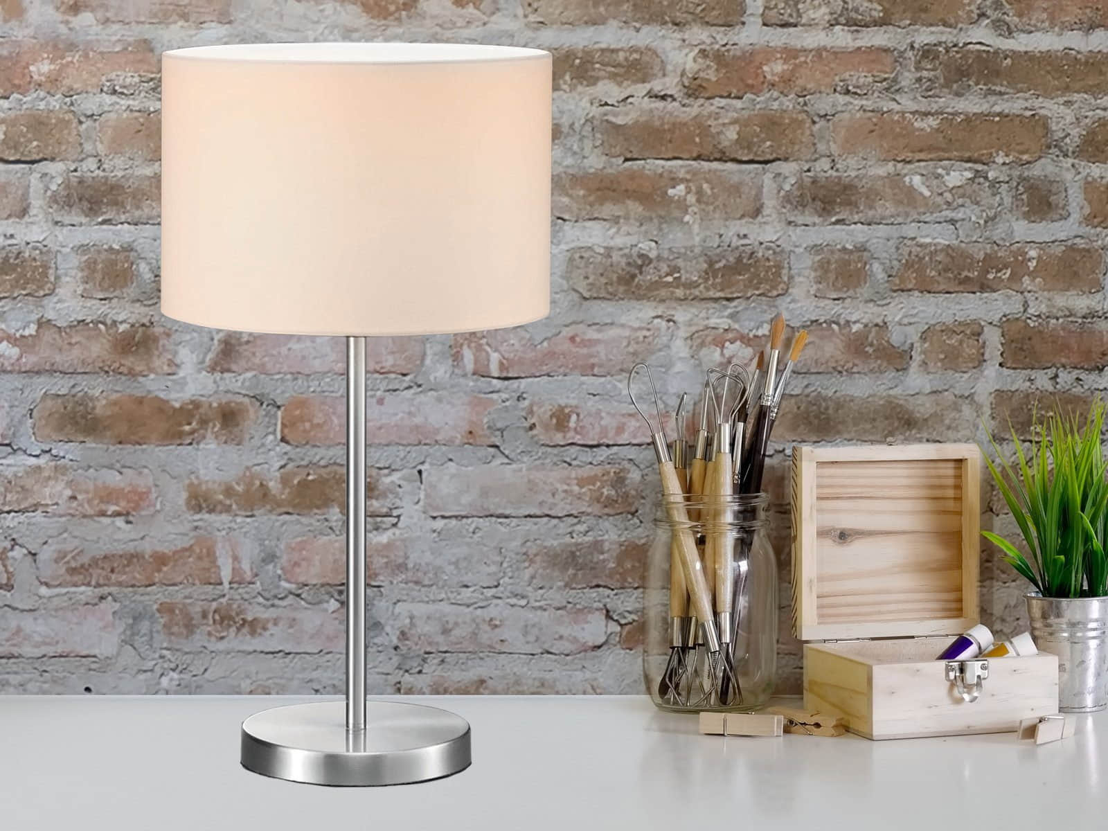 TRIO LED Nachttischlampe dimmbar | 55cm Höhe | Warmweiß 2700K | Stoffschirm Weiß | Design Tischleuchte mit Touch-Control & wechselbarer LED Lampen TRIO Leuchten