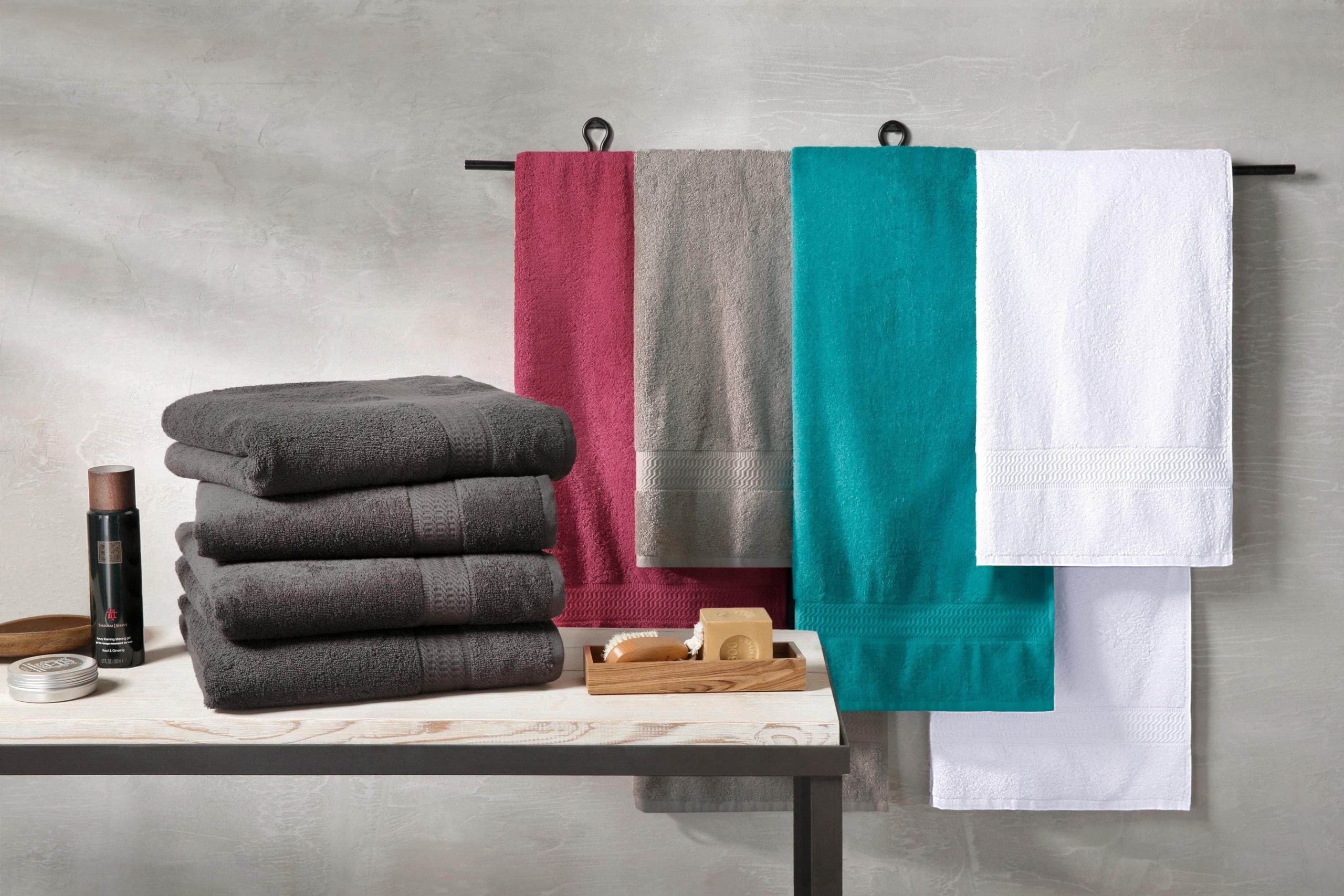 my home Duschtücher Juna Set | 4 Stück (70x140 cm) | 100% Baumwolle Walkfrottee | Mit Bordüre | Weich & Saugstark | Waschbar bei 60°C taupe Handtücher my home